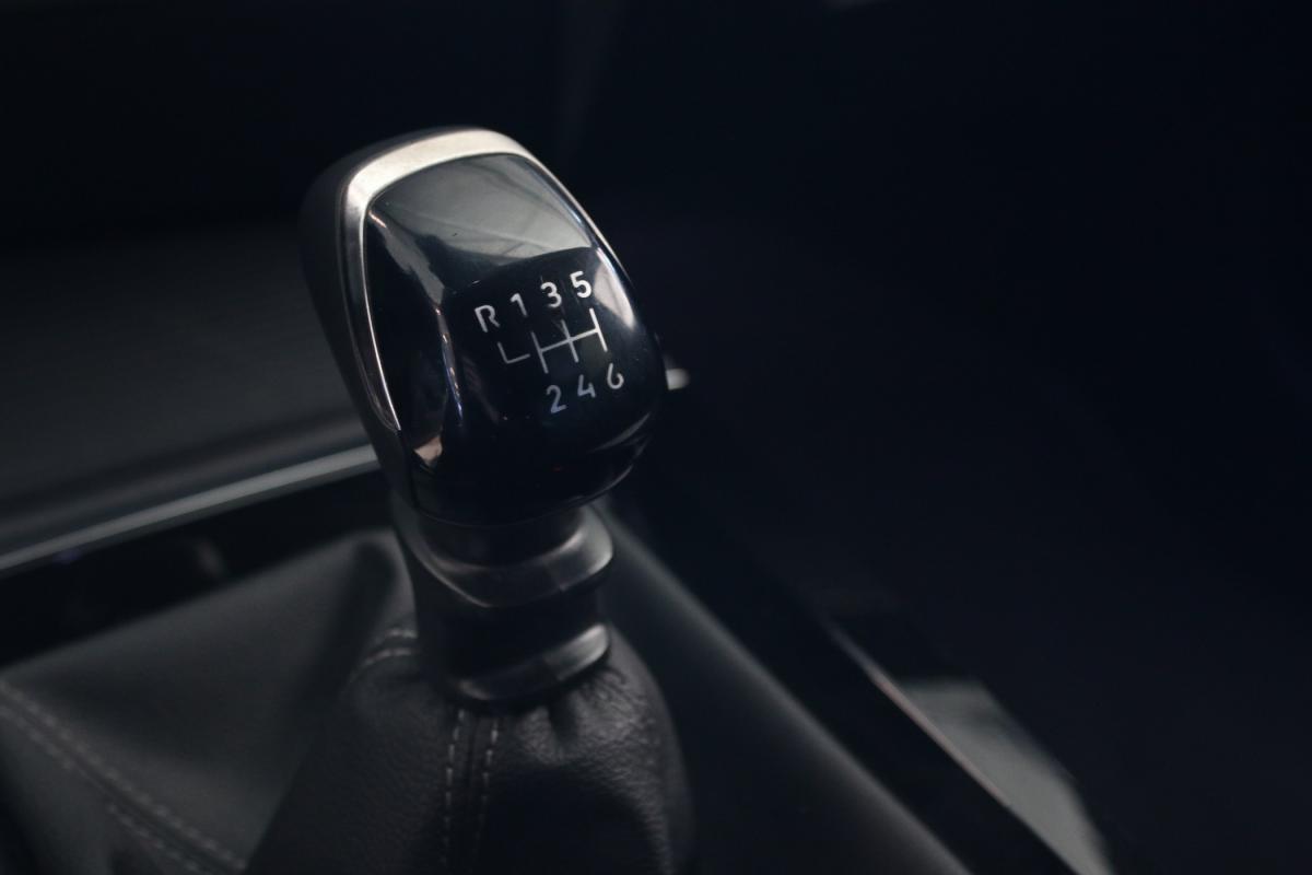 opel-astra-2023-gasolina-1199cc