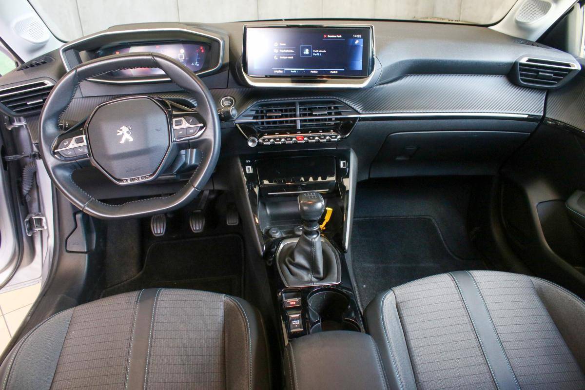 peugeot-208-2023-gasolina-1199cc