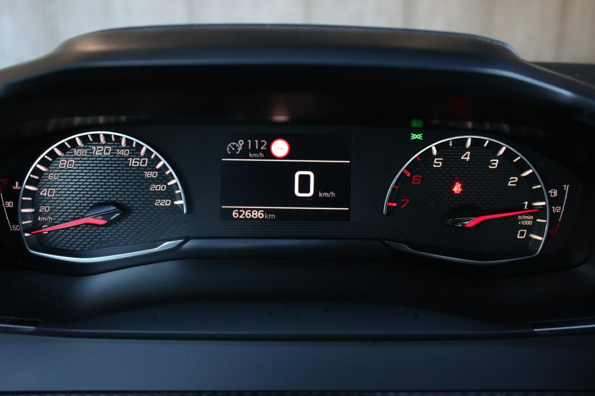 peugeot-208-2023-gasolina-1199cc