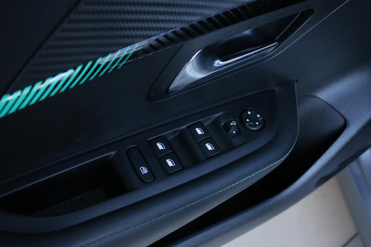 peugeot-208-2023-gasolina-1199cc