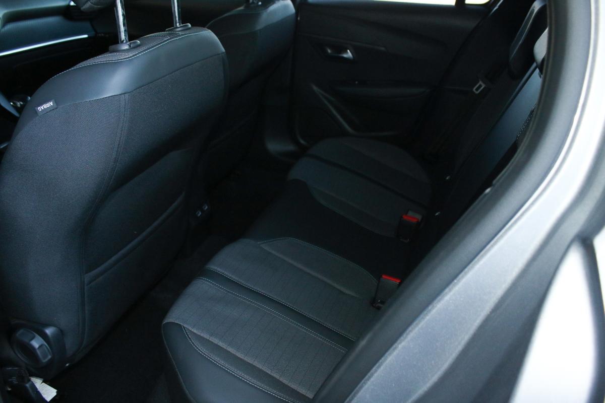 peugeot-208-2023-gasolina-1199cc