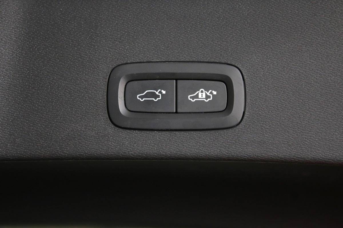 volvo-c40-2023-eletrico-0cc