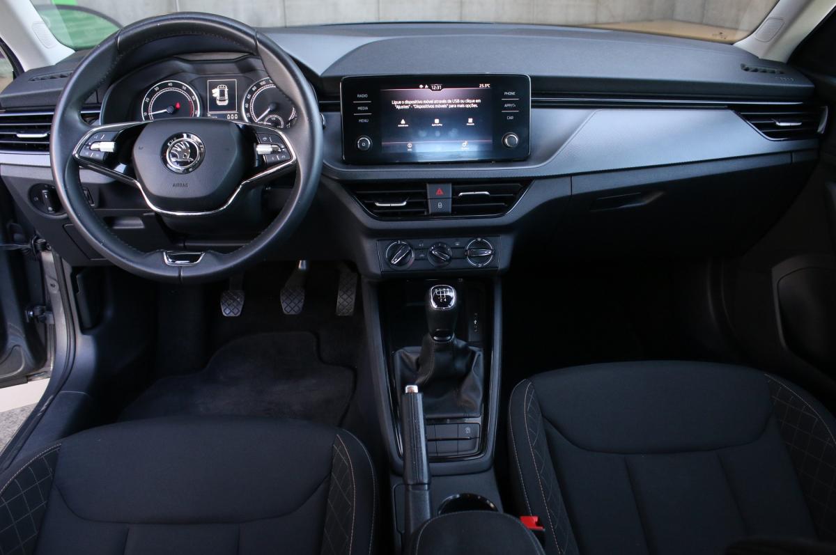 skoda-kamiq-2023-gasolina-999cc