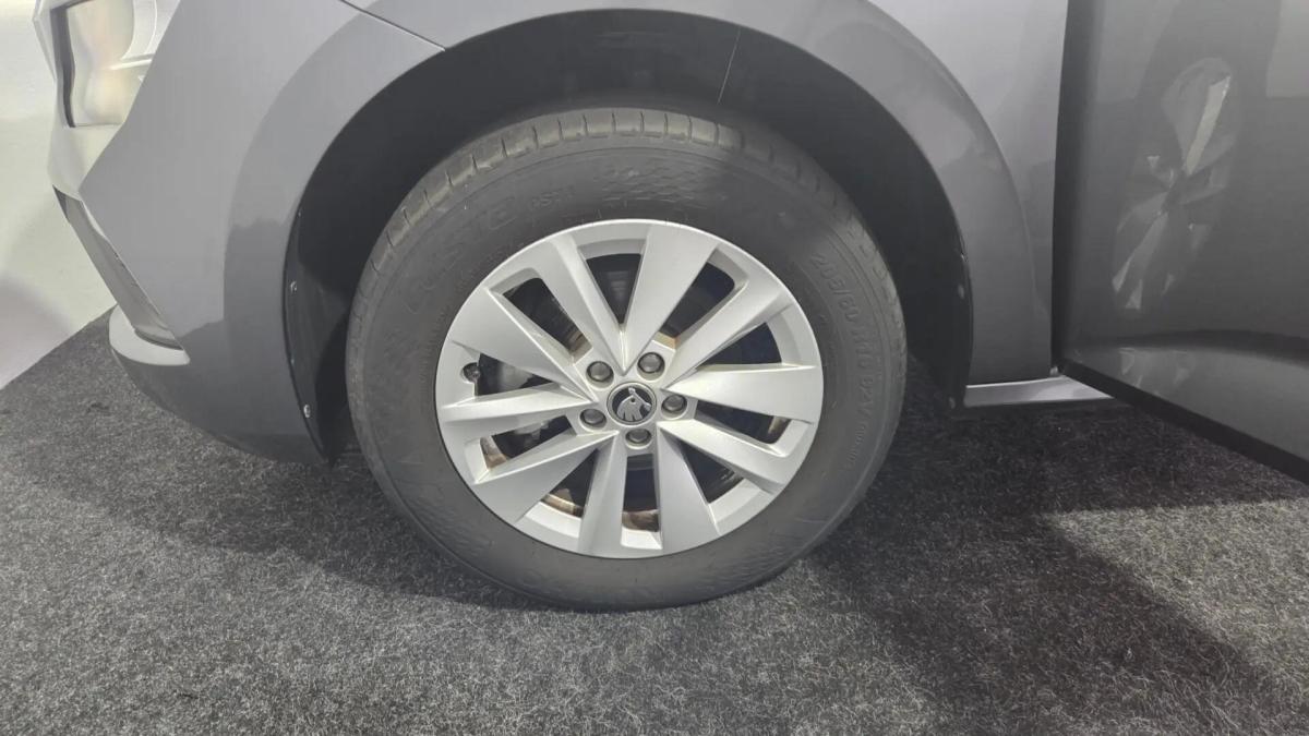 skoda-kamiq-2024-gasolina-999cc