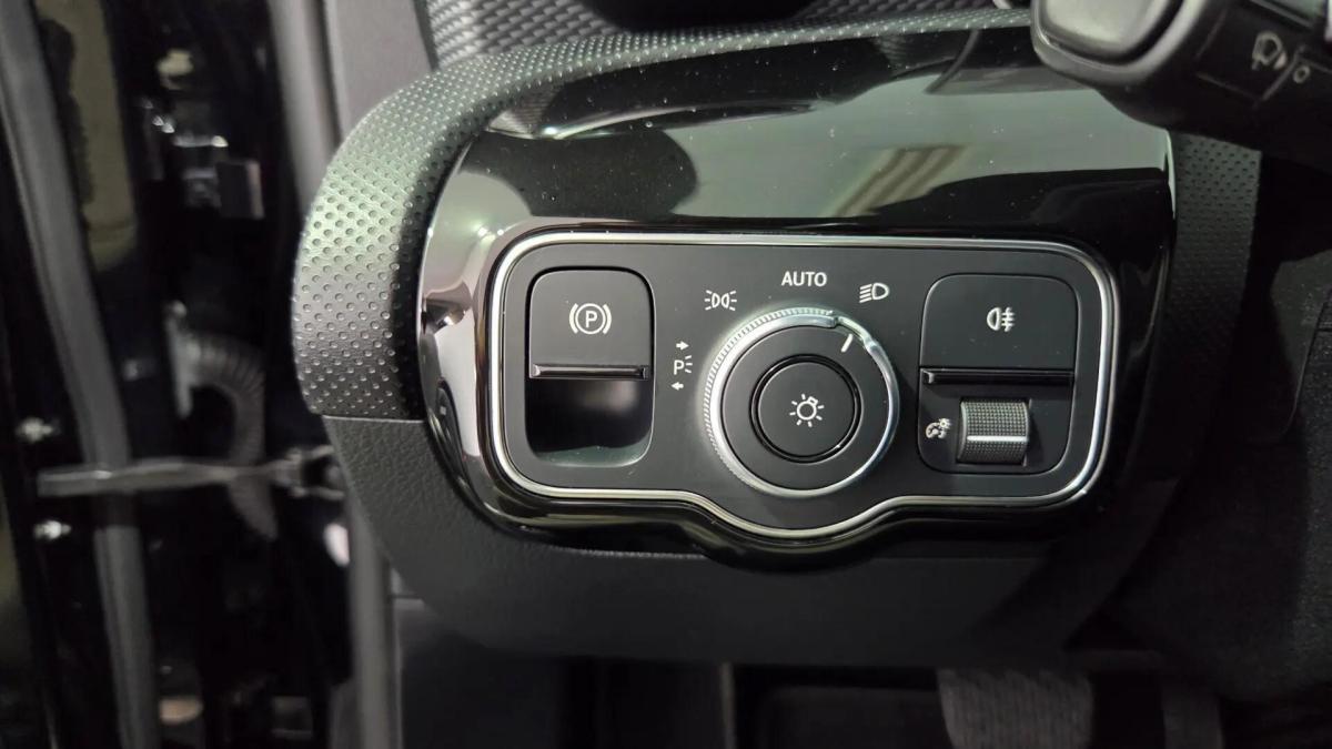 mercedes-benz-cla-180-d-blueefficiency-shooting-brake-2020-diesel-1461cc