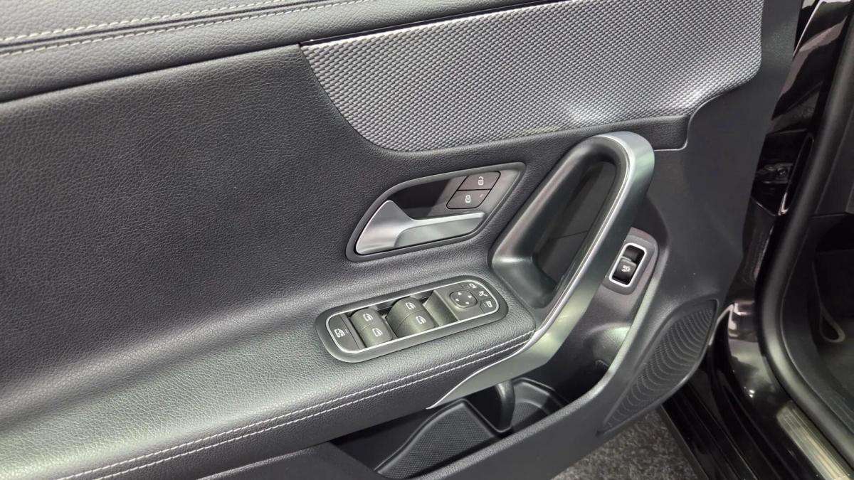 mercedes-benz-cla-180-d-blueefficiency-shooting-brake-2020-diesel-1461cc