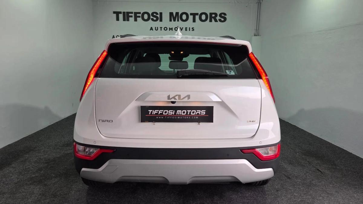 kia-niro-2024-hibrido-a-gasolina-1580cc