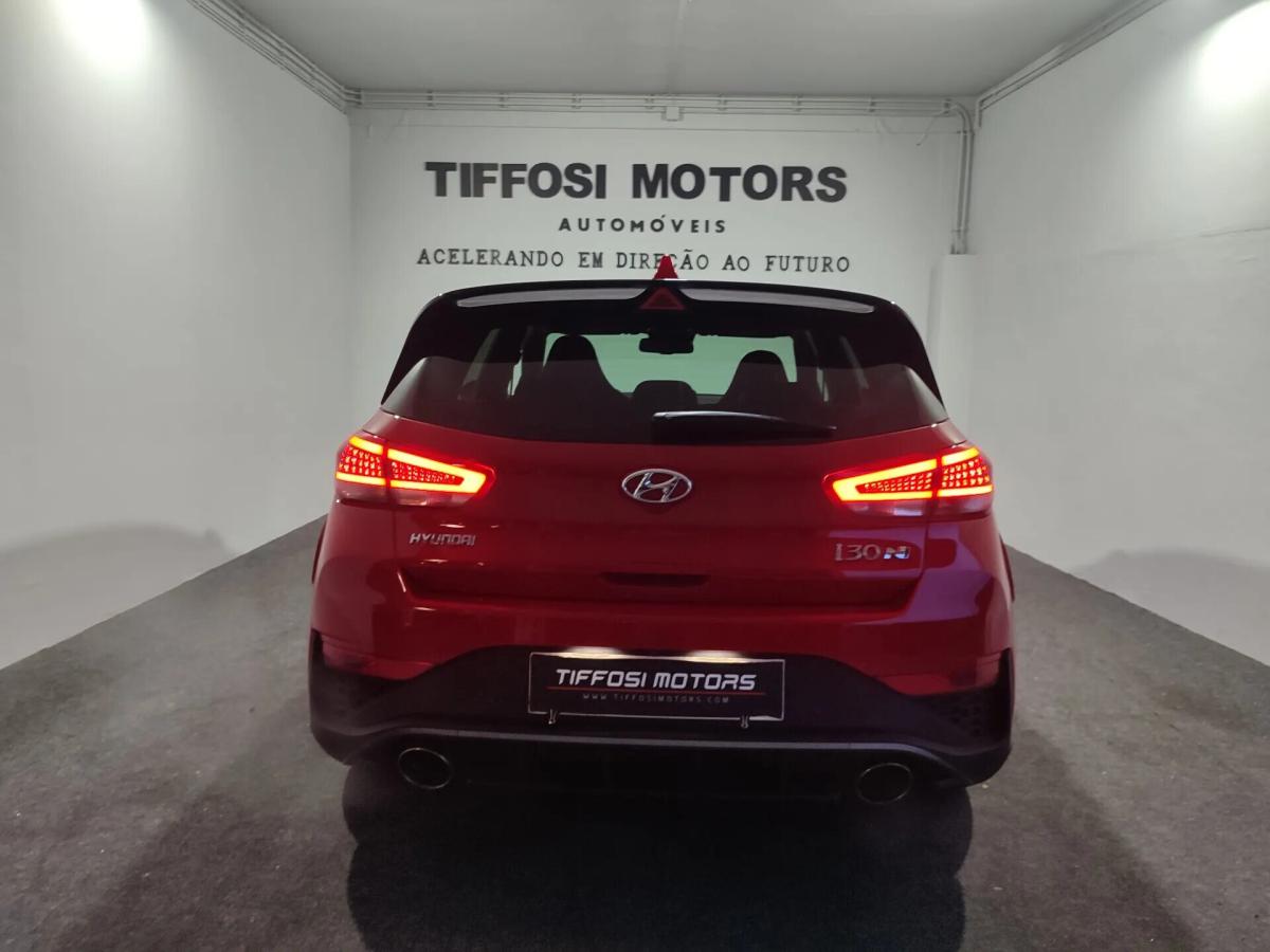 hyundai-i30-sw-2022-gasolina-1998cc