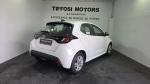 toyota-yaris-2025-hibrido-a-gasolina-1490cc