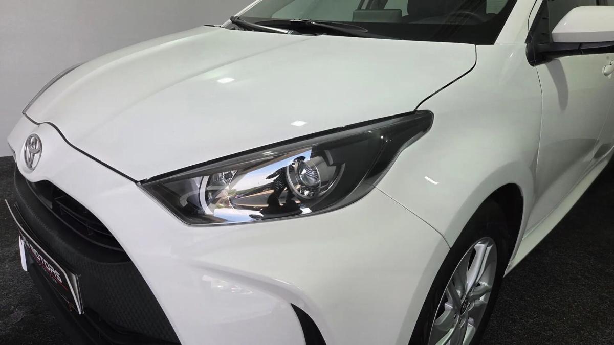 toyota-yaris-2025-hibrido-a-gasolina-1490cc