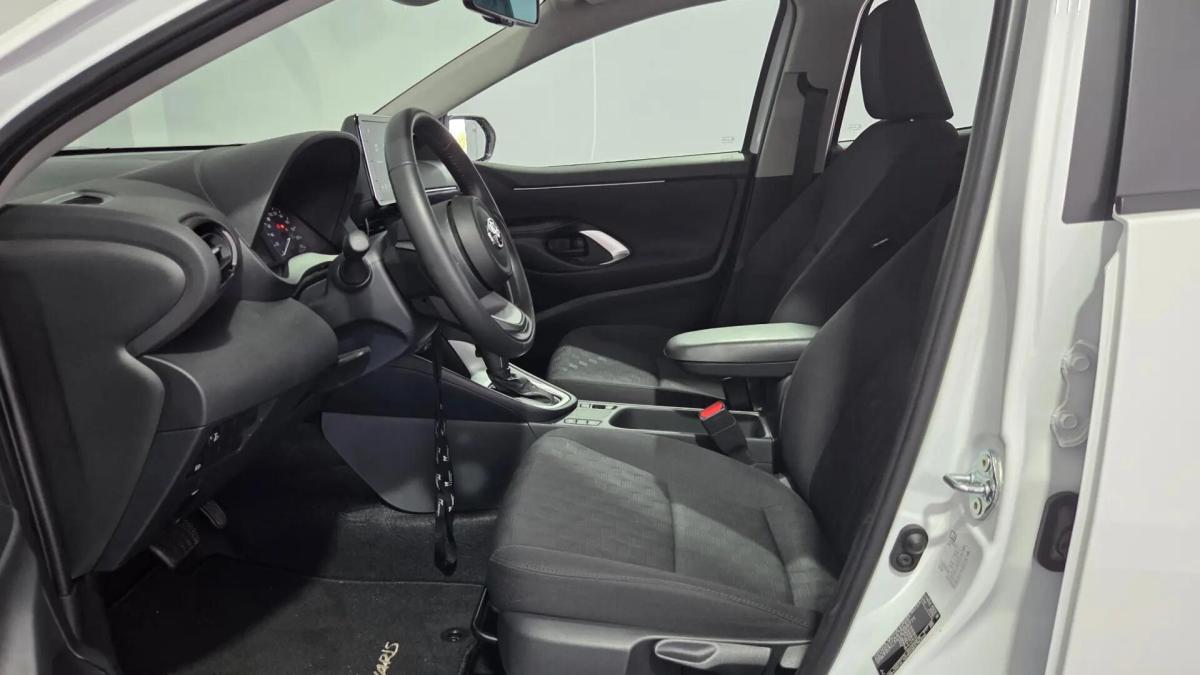 toyota-yaris-2025-hibrido-a-gasolina-1490cc