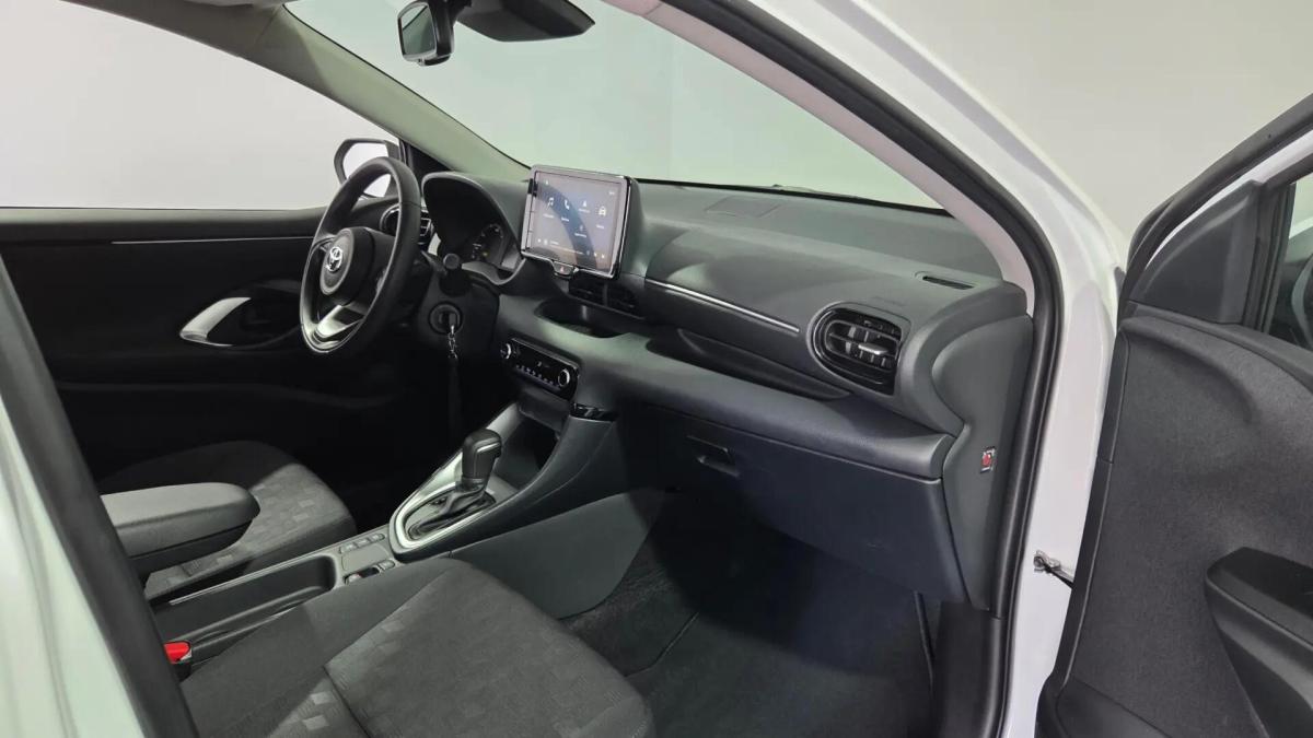 toyota-yaris-2025-hibrido-a-gasolina-1490cc