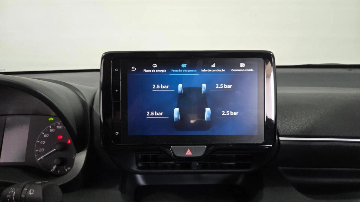 toyota-yaris-2025-hibrido-a-gasolina-1490cc