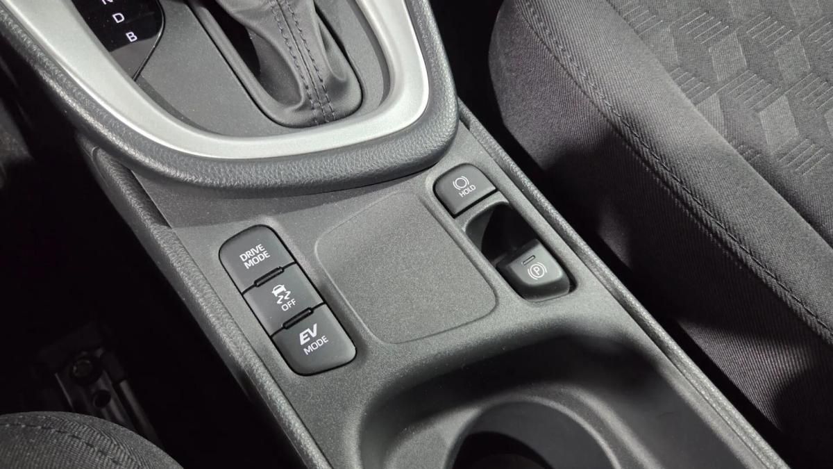 toyota-yaris-2025-hibrido-a-gasolina-1490cc
