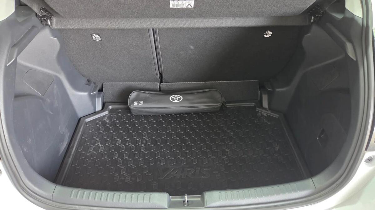 toyota-yaris-2025-hibrido-a-gasolina-1490cc