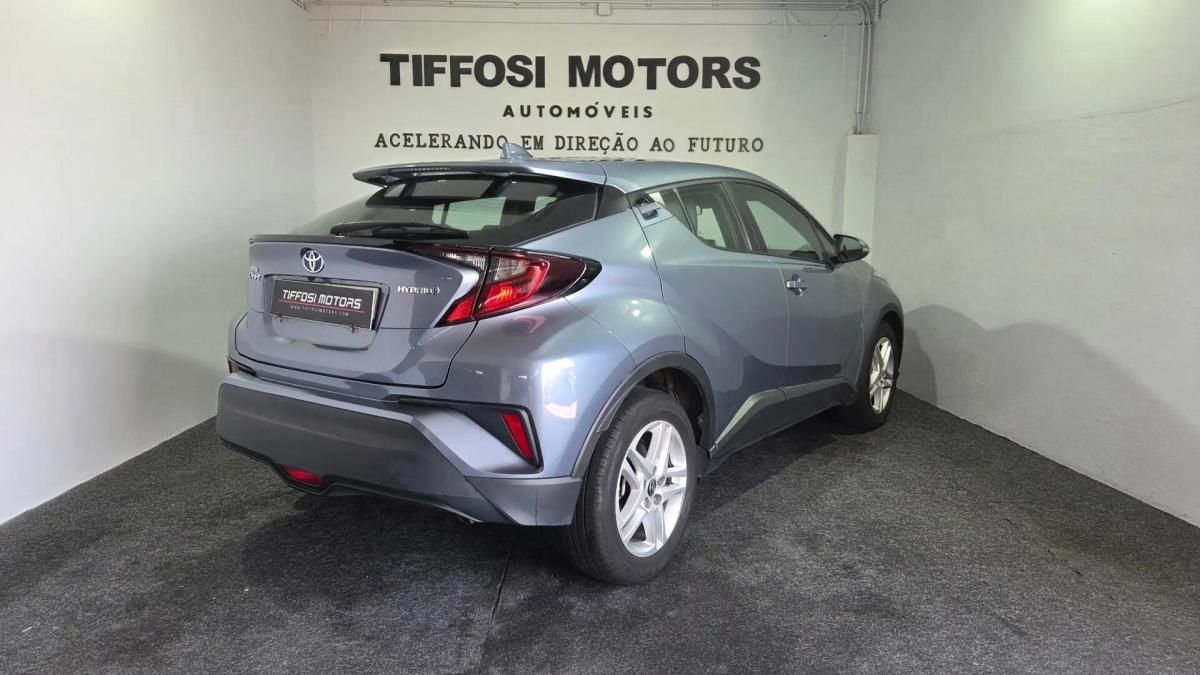 toyota-c-hr-2022-hibrido-a-gasolina-1798cc