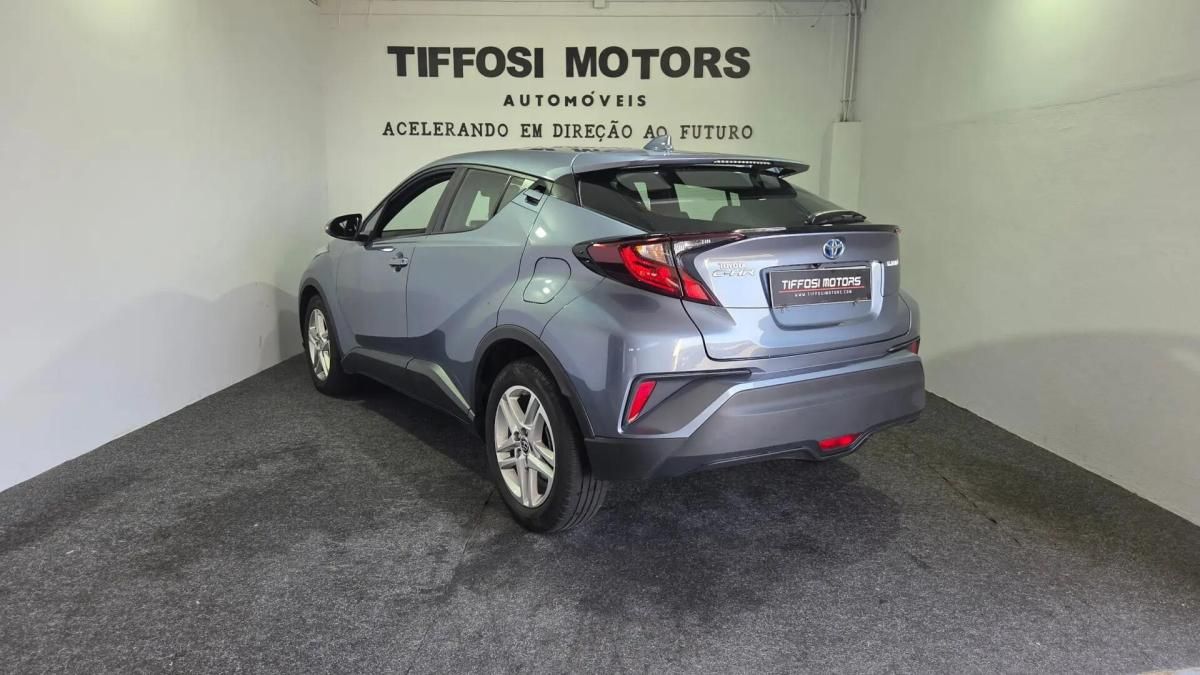toyota-c-hr-2022-hibrido-a-gasolina-1798cc
