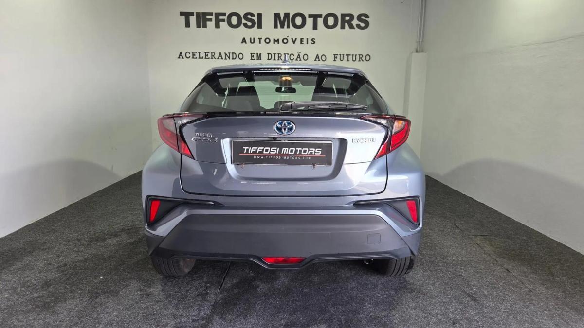toyota-c-hr-2022-hibrido-a-gasolina-1798cc