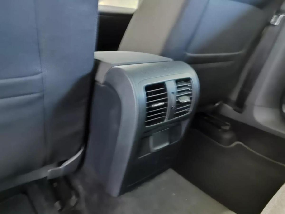 volkswagen-passat-variant-2011-diesel-1598cc