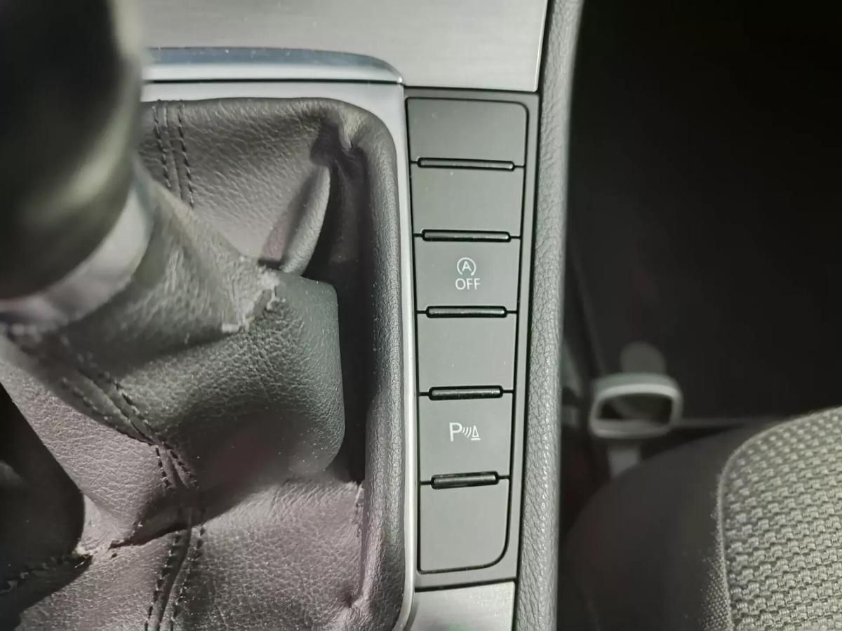 volkswagen-passat-variant-2011-diesel-1598cc