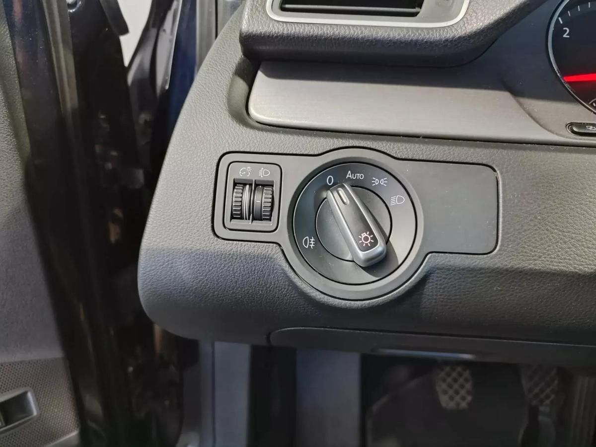 volkswagen-passat-variant-2011-diesel-1598cc