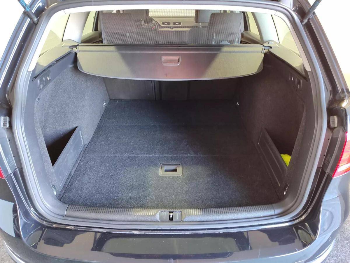 volkswagen-passat-variant-2011-diesel-1598cc