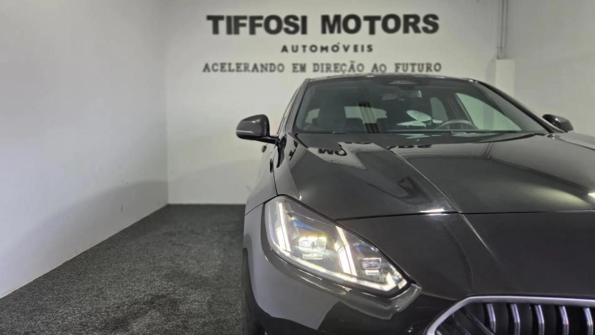 bmw-serie-1-2025-gasolina-1499cc
