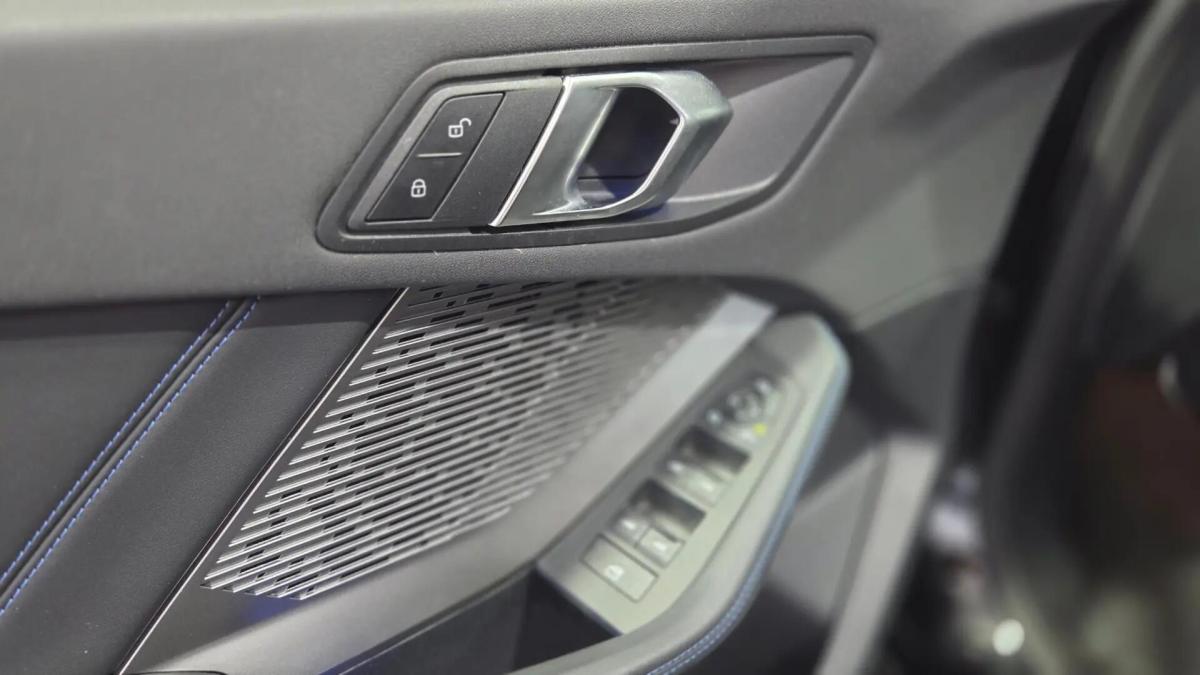 bmw-serie-1-2025-gasolina-1499cc