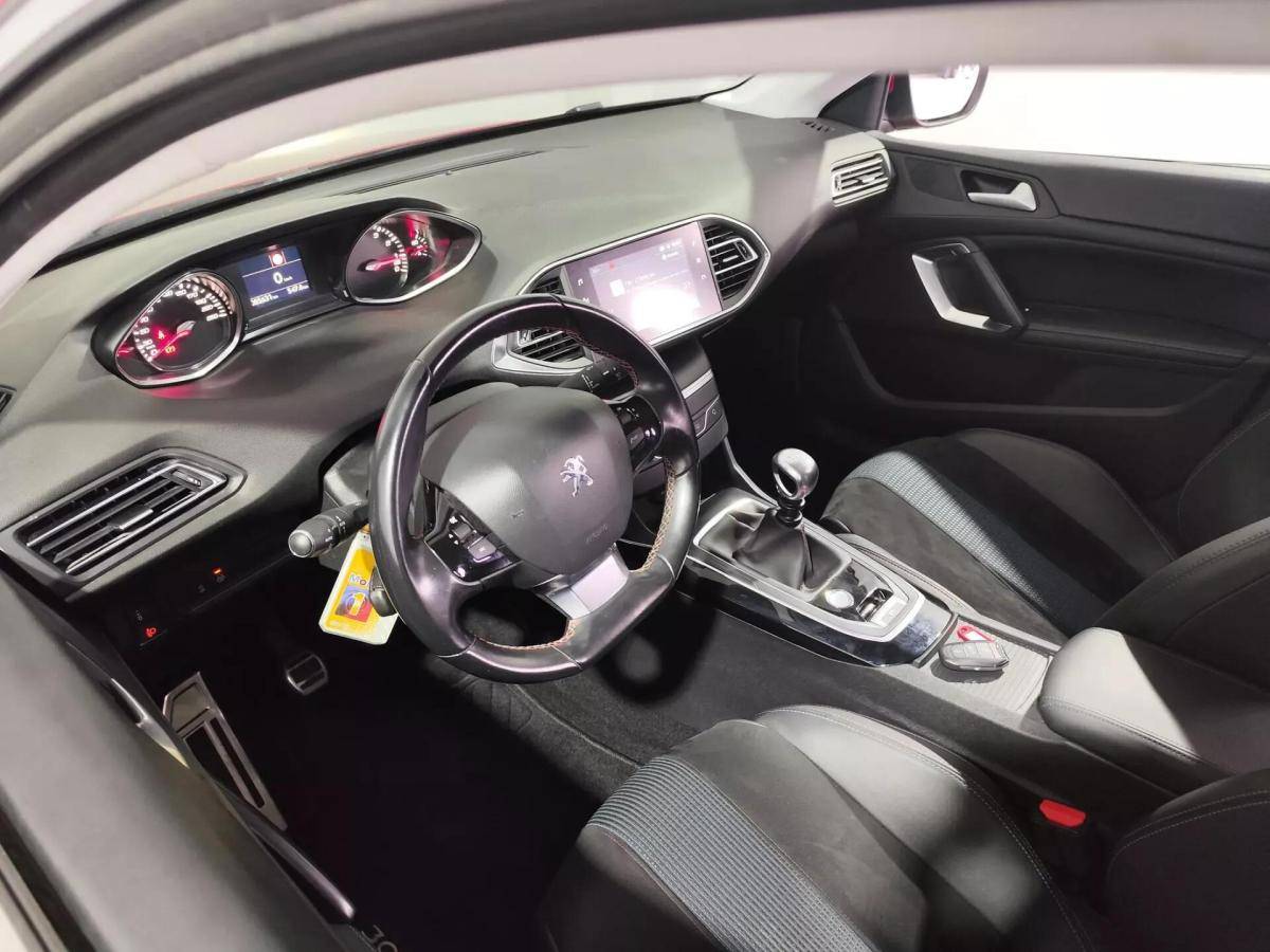 peugeot-308-2019-gasolina-1199cc