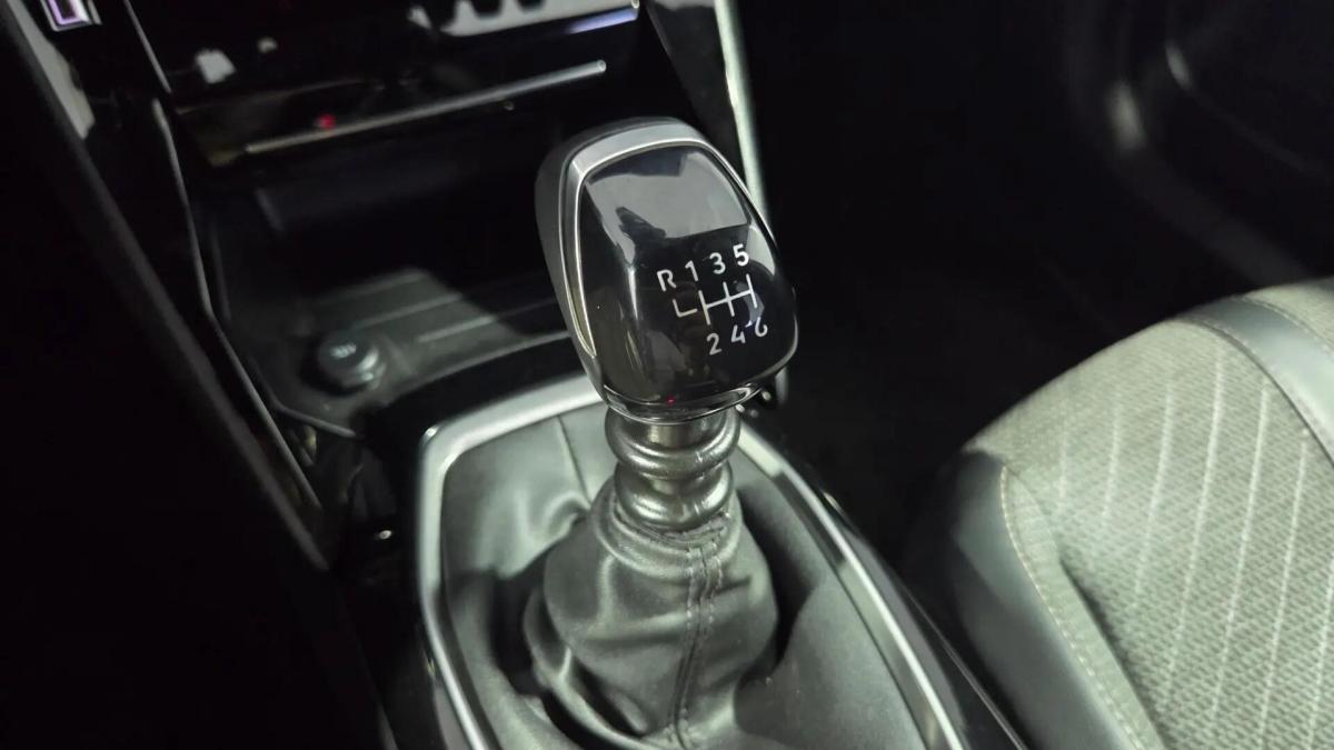 peugeot-2008-2024-gasolina-1199cc