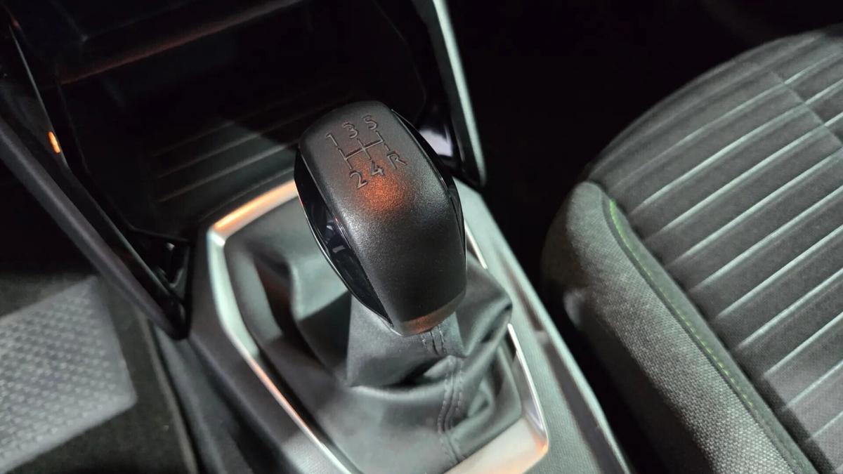 peugeot-208-2024-gasolina-1199cc