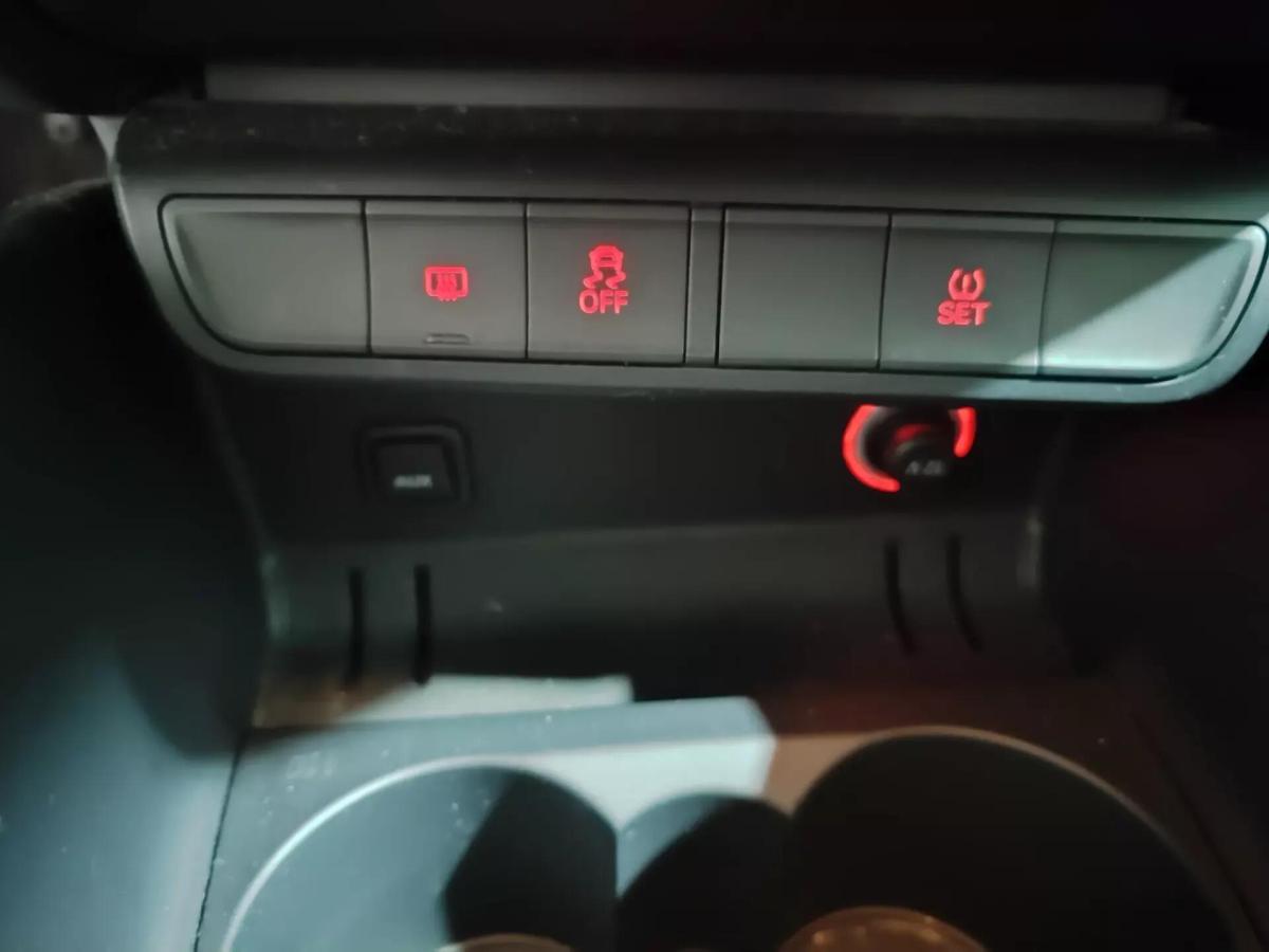 audi-a1-sportback-2015-diesel-1598cc