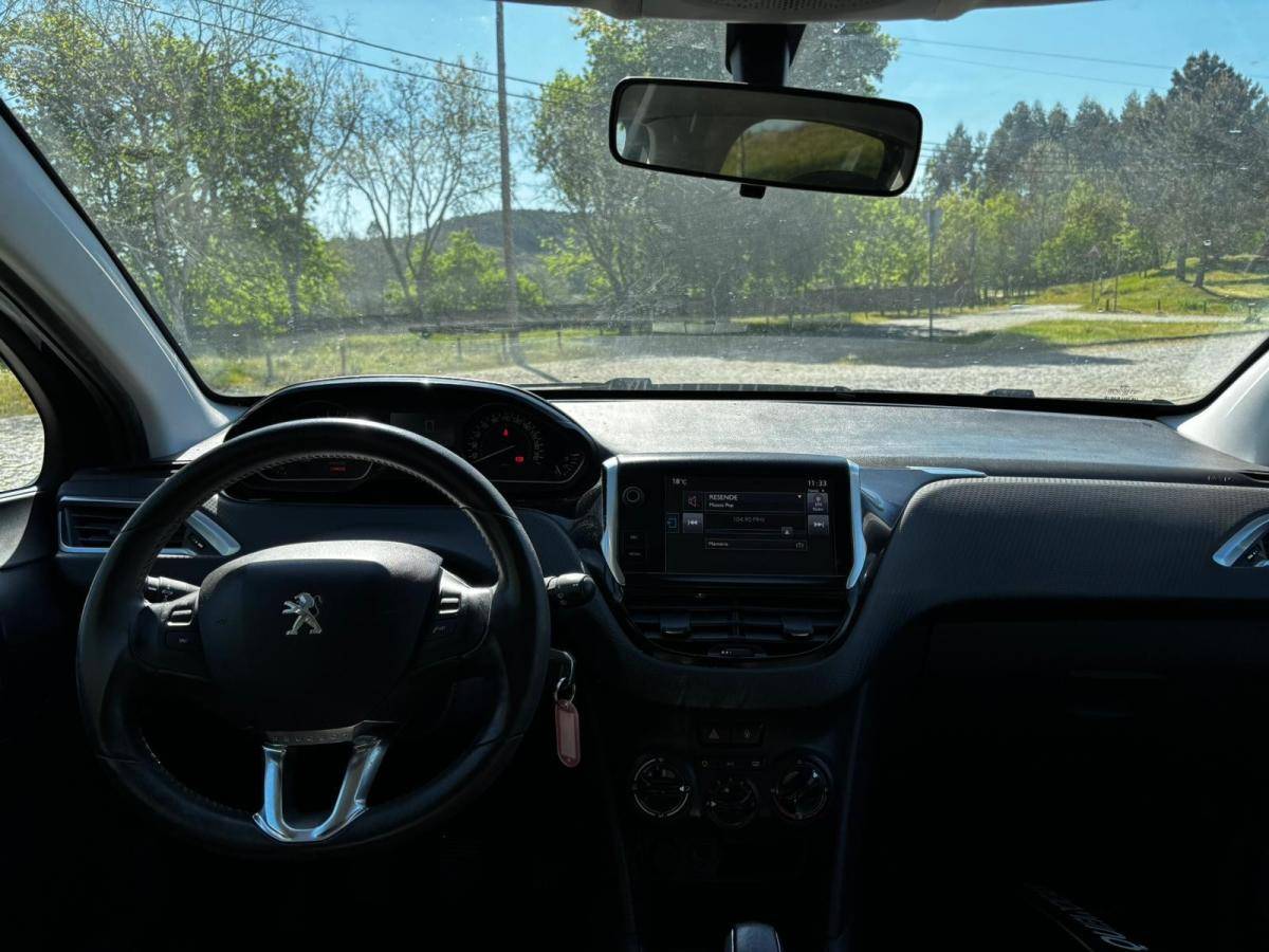 peugeot-208-2016-gasolina-1199cc
