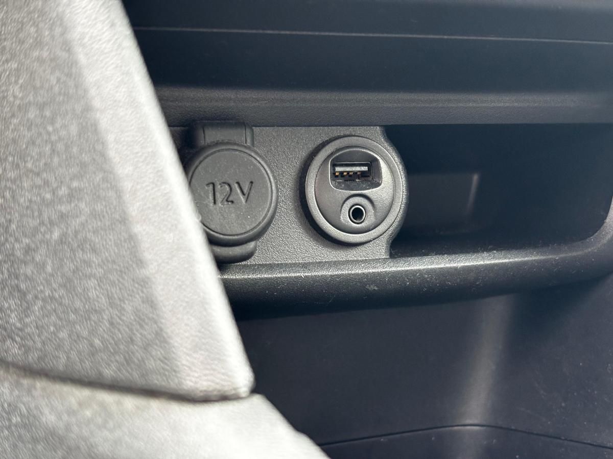 peugeot-208-2016-gasolina-1199cc