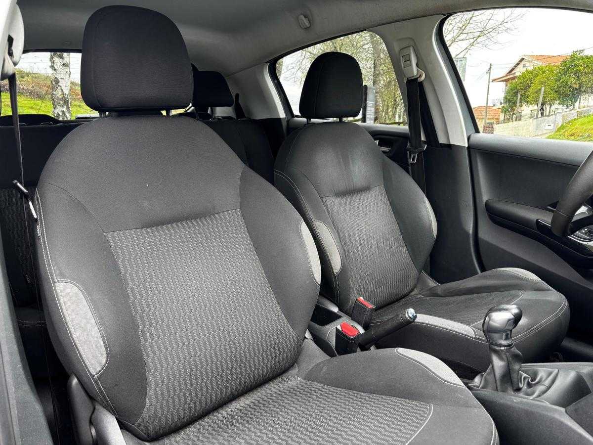 peugeot-208-2016-gasolina-1199cc