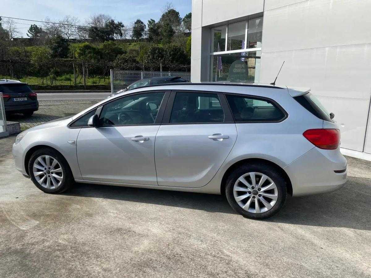 opel-astra-sport-tourer-2012-diesel-1686cc