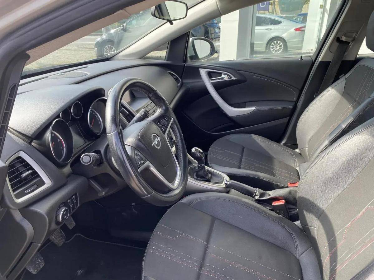 opel-astra-sport-tourer-2012-diesel-1686cc
