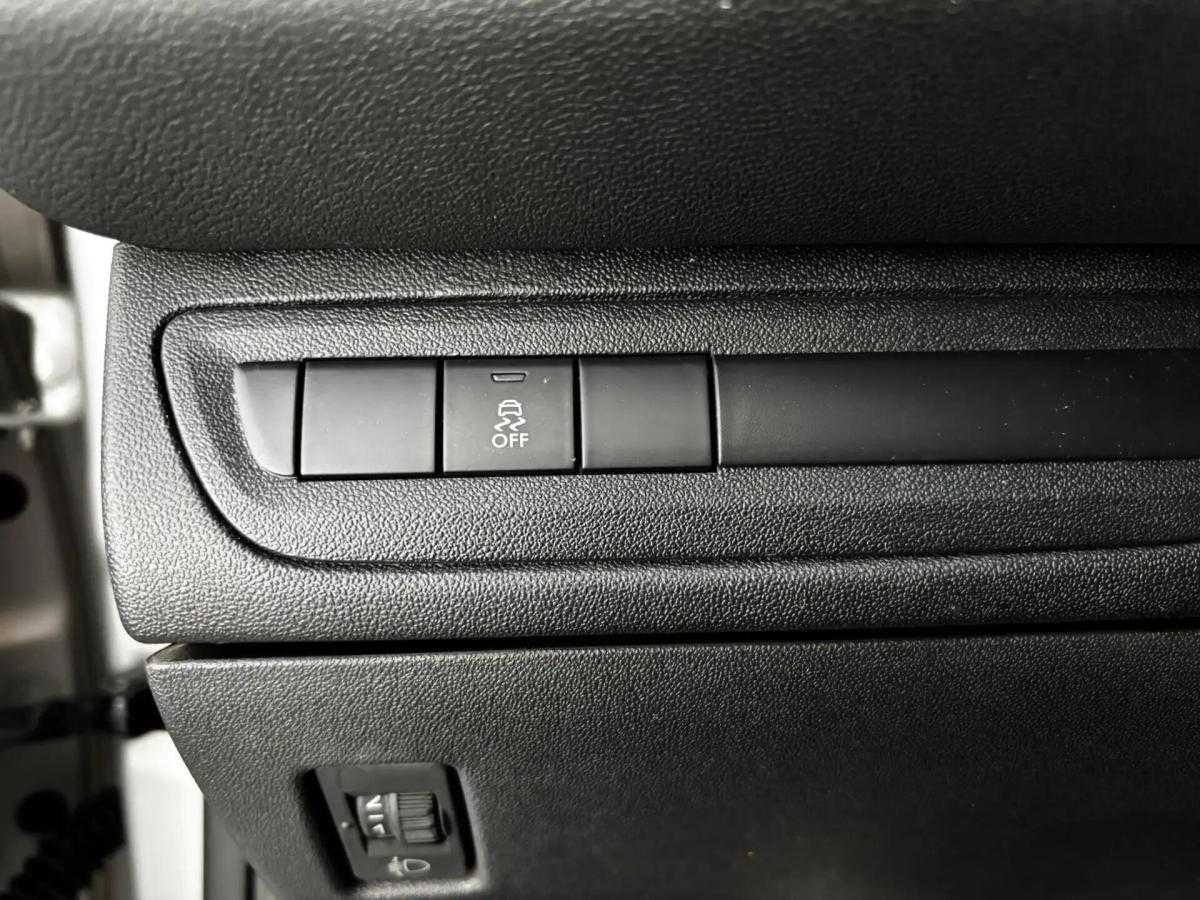 peugeot-208-2013-gasolina-1199cc
