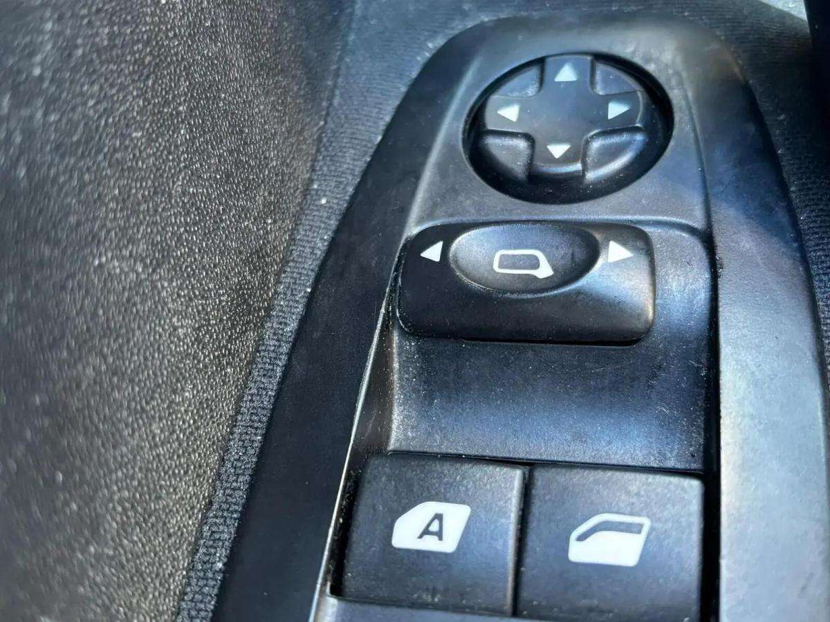 peugeot-208-2013-gasolina-1199cc