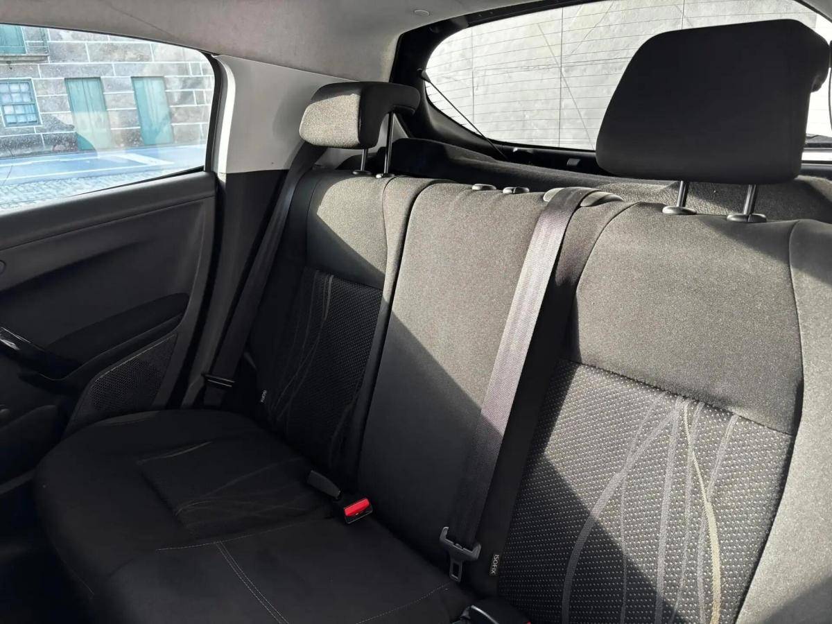 peugeot-208-2013-gasolina-1199cc