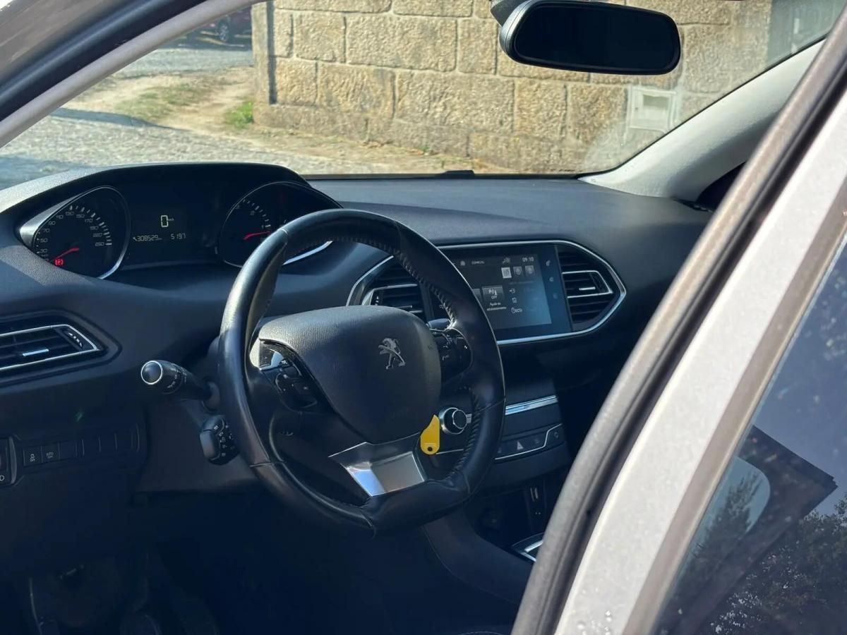 peugeot-308-sw-2015-diesel-1560cc
