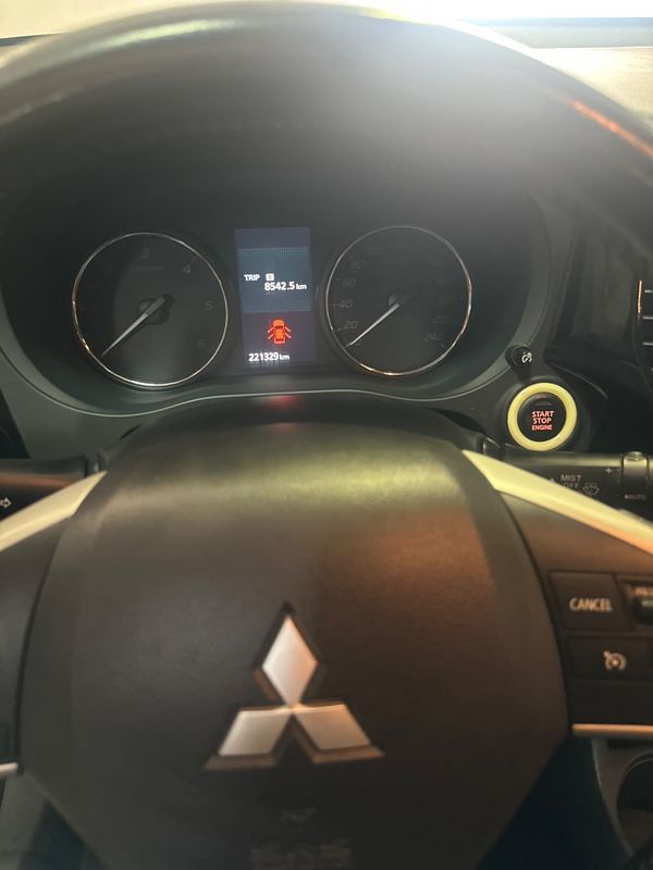mitsubishi-outlander-2014-diesel-2268cc