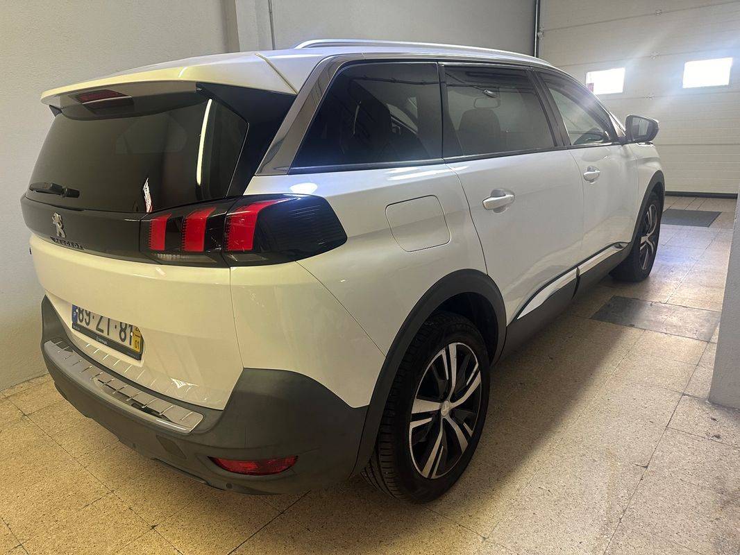 peugeot-5008-2020-diesel-1499cc