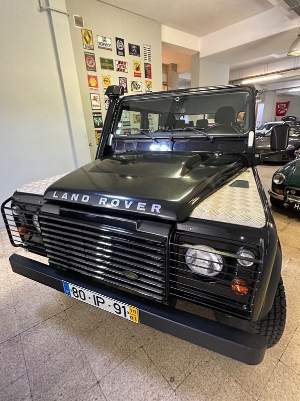 land-rover-defender-2010-diesel-2402cc