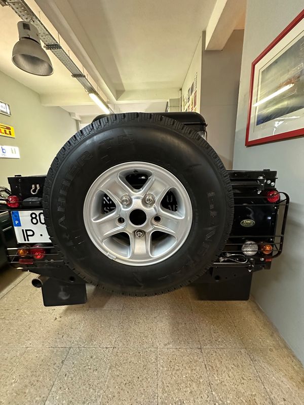 land-rover-defender-2010-diesel-2402cc