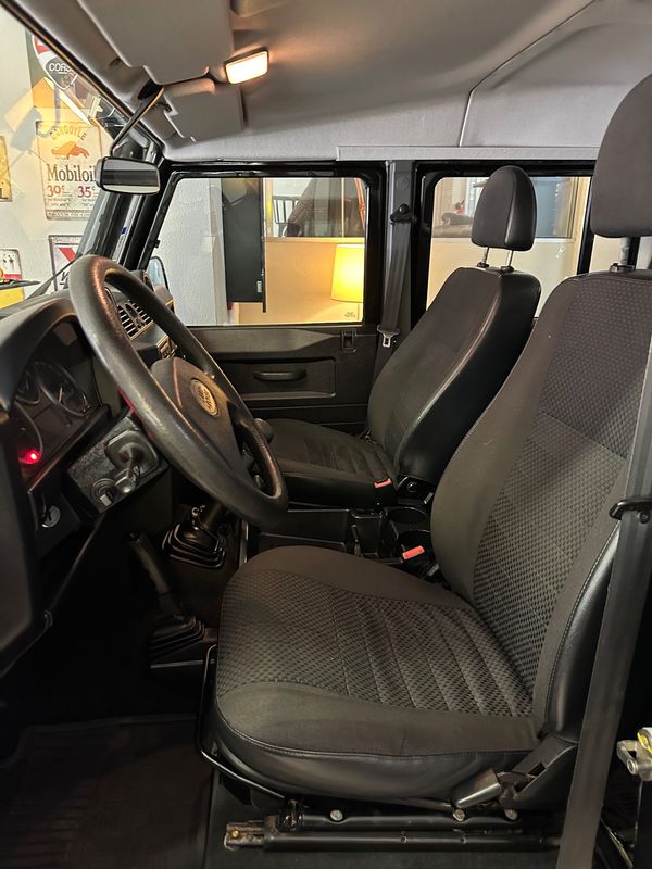 land-rover-defender-2010-diesel-2402cc