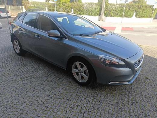 volvo-v40-d2-2015-diesel-1560cc