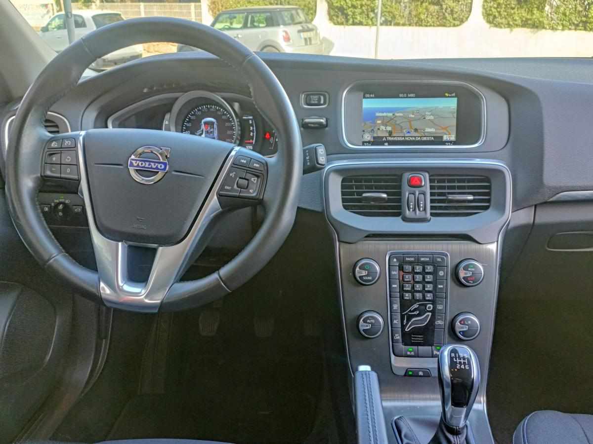 volvo-v40-d2-2015-diesel-1560cc