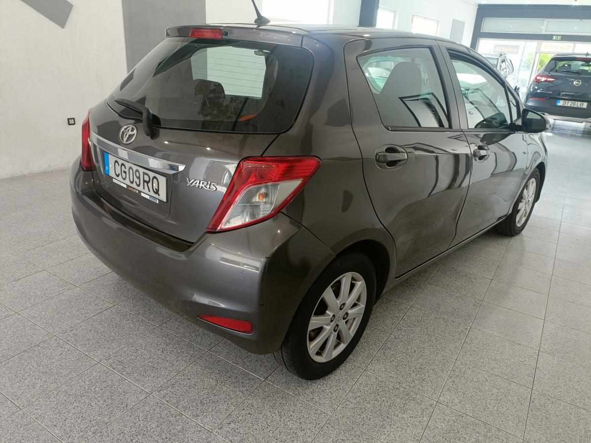 toyota-yaris-1-4-d-4d-2012-diesel-1364cc