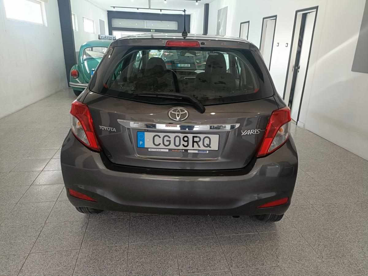 toyota-yaris-1-4-d-4d-2012-diesel-1364cc